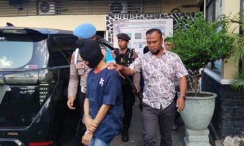 Petugas Polres Kotim mengamankan tersangka tindak pidana perdagangan orang.