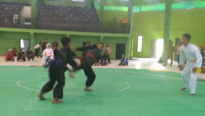 Salah satu pertandingan pencak silat putera O2SN tingkat Kabupaten Kotim pada 29 31 Mei 2023.