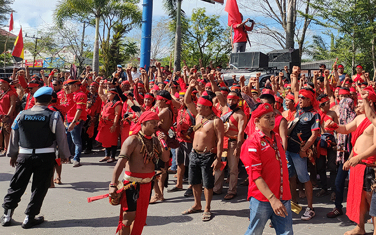 Ini 7 Tuntutan Pasukan Merah
