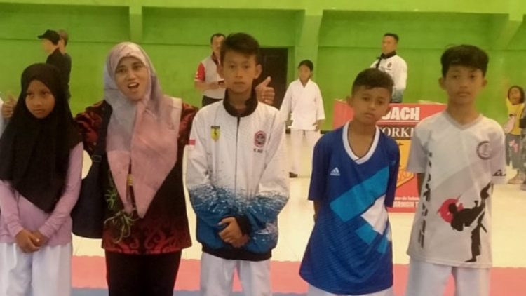 Siswa SD Bina Bangsa 01 Juara I Karate Putera O2SN Tingkat Kabupaten Kotim