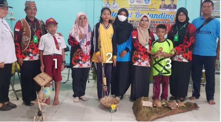Siswa yang meraih juara I,II, dan III kriya anyam FLS2N Tingkat Kabupaten Kotim pada 29 31 Mei 2023.