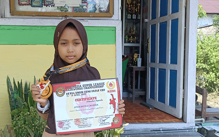 Hebat! Siswi SDN 1 Baamang Tengah Juara 1 Taekwondo Tingkat Nasional