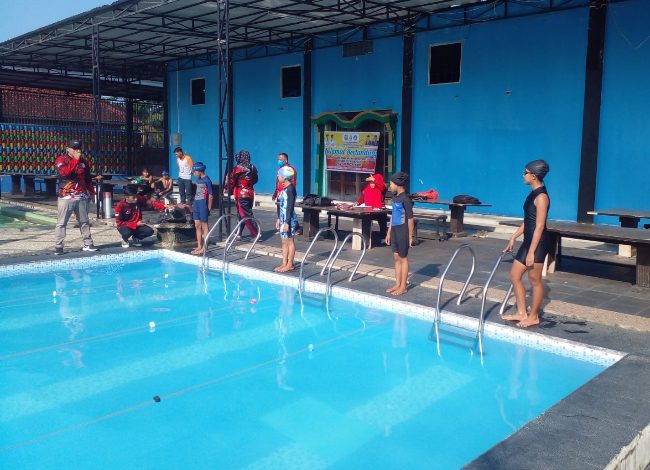 Siswi SDN 2 MB Hulu Juara I Renang Puteri O2SN Tingkat Kabupaten Kotim