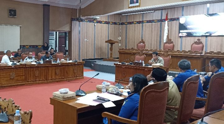 Suasana Rapat Bapemperda DPRD Kotim tentang Ranperda Kebakaran, Senin, 12 Juni 2023.