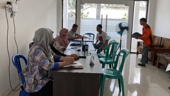 Suasana di kantor sekretariat KONI Kotim saat pendaftaran untuk Porprov Kalteng 2023.