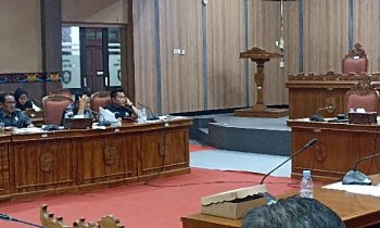 Suasana rapat Bapemperda DPRD Kotim tentang Ranperda Penanggulangan Kebakaran dan Penyelamatan, Senin, 12 Juni 2023.