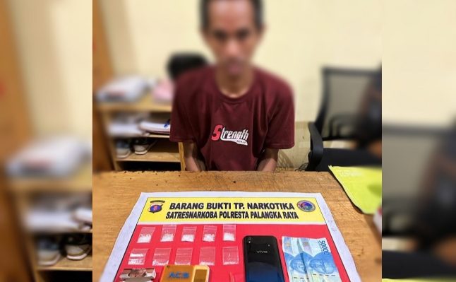 Tersangka MS beserta barang bukti diamankan di Mapolresta Palangka Raya.