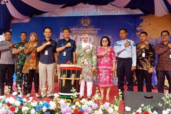 Wakil Bupati Kotim Irawati dan Ketua DPRD Kotim Rinie Anderson saat membuka Expo Kemenkeu, Kamis, 15 Juni 2023.