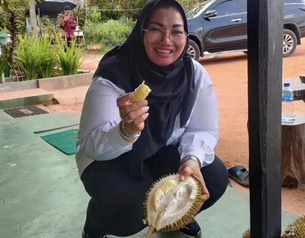 Irawati Imbau Masyarakat agar Tak Mengalihfungsikan Kebun Durian