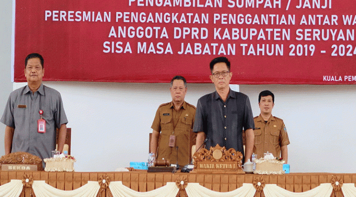 Wakil Ketua I DPRD Seruyan Bambang Yantoko memimpin Rapat paripurna DPRD Seruyan, Selasa, 13 Juni 2023.