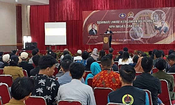 Bupati Kotim Halikinnor memberikan sambutan pada seminar hilir migas bersama BPH Migas dan DPR RI, Selasa, 25 Juli 2023.