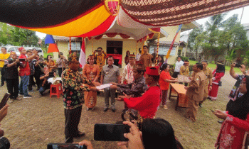 Bupati Kotim Halikinnor menghadiri kegiatan Hangkat Hambai Perdamaian di Balai Basarah, Sampit, Senin, 3 Juli 2023.