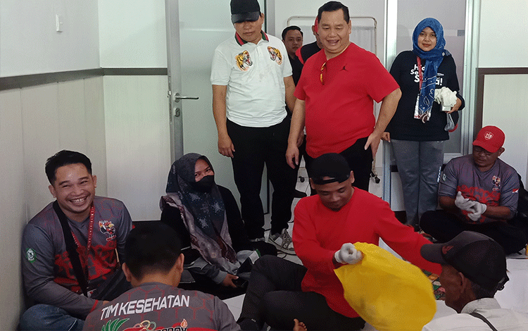 Sunatan Massal Ringankan Beban Masyarakat