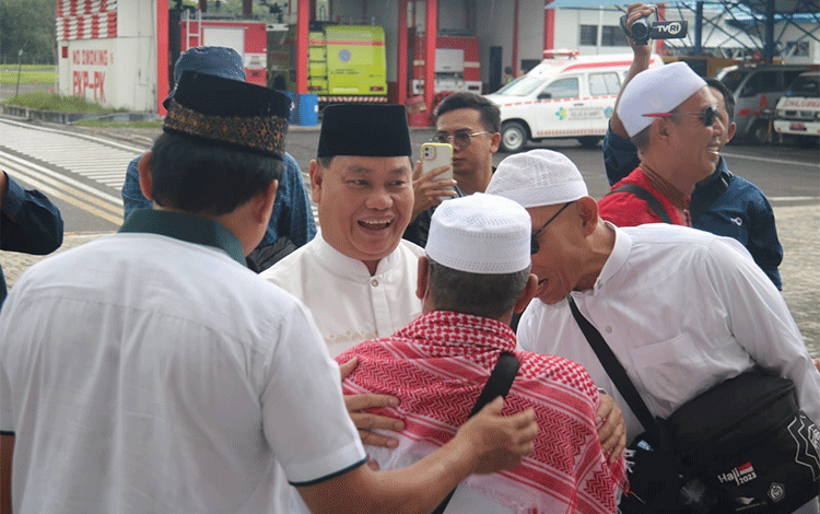 Sambut Kedatangan Jemaah Haji, Halikinnor: Saya Berharap Jemaah Jadi Contoh Masyarakat