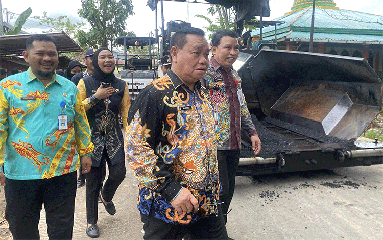 Halikinnor Tinjau Perbaikan Jalan Ki Hajar Dewantara