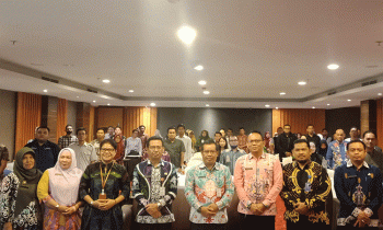 Foto bersama pada acara DPMPTSP Kotim sosialisasi implementasi pengawasan perizinan berusaha berbasis risiko, Kamis, 13 Juli 2023.