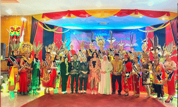 Foto bersama peserta putra putri perwakilan kecamatan di Murung Raya di Gedung Pertemuan Umun (GPU) Tira Tangka Balang, Selasa, 9 Mei 2023.