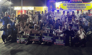 Foto bersama usai penyerahan pemenang lomba mobil hias dari masjid dan mushola yang ada di kota Puruk Cahu, Sabtu, 22 April 2023.