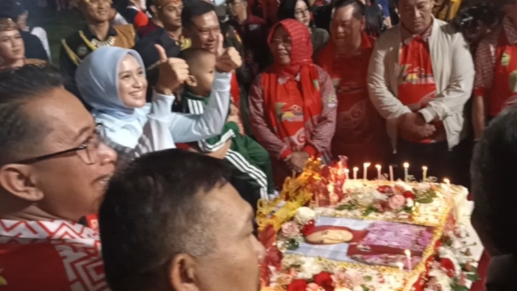 Pembukaan Porprov Kalteng 2023 Diwarnai Kejutan Perayaan Ulang Tahun Ivo Sugianto Sabran