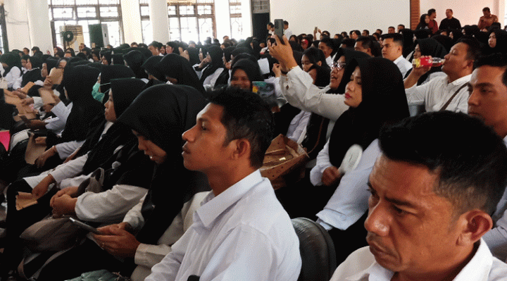 Pegawai lingkup Pemkab Kotim di Gedung Serbaguna Sampit.