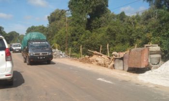 Pembangunan siring di Jalan Trans Kalimantan antara Kasongan dan Kereng Pangi.
