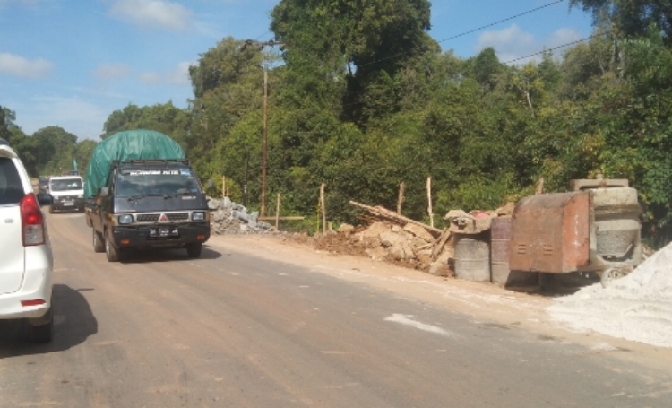 DPRD Katingan Apresiasi Pembangunan Siring Jalan Trans Kalimantan Kasongan – Kereng Pangi