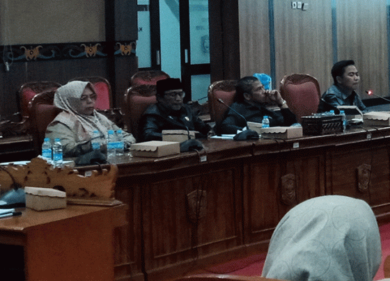 Rapat dengar pendapat Komisi III DPRD Kotim mengenai PPDB tahun ajaran 2023 2024, Selasa, 18 Juli 2023.