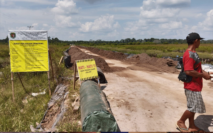 Anggota Dewan ini Minta Warga Turut Awasi Peningkatan Jalan Desa Talingke