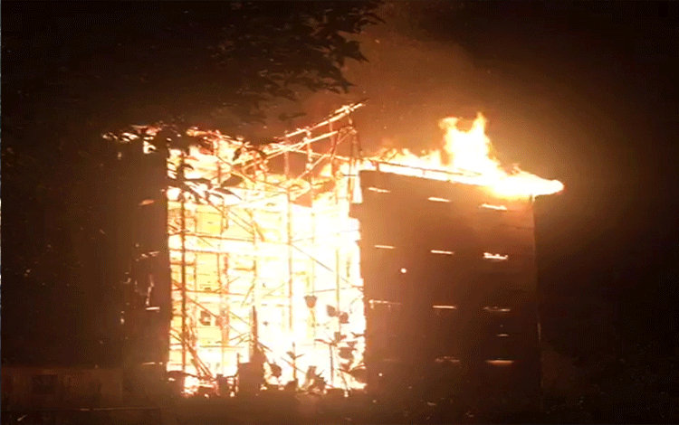 Gedung Walet di Pahandut Seberang Ludes Terbakar