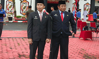 Sekretaris Daerah Murung Raya Hermon didampingi Kepala Insepktorat Murung Raya Rudi Roy