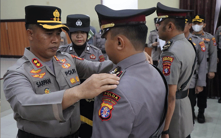 Kapolres Kotim Pimpin Upacara Sertijab Kasat Lantas