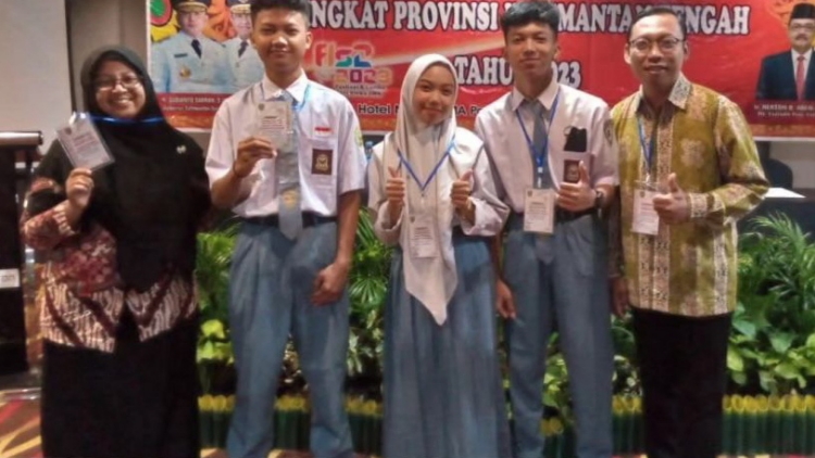 Siswa SMKN 1 Sampit Juara 1 Cipta Lagu FLS2N Provinsi Kalteng 2023