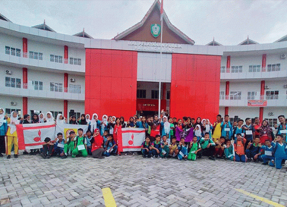 Suasana Outing Class SMPN 4 Sampit di berbagai intansi, Jumat, 14 Juli 2023.