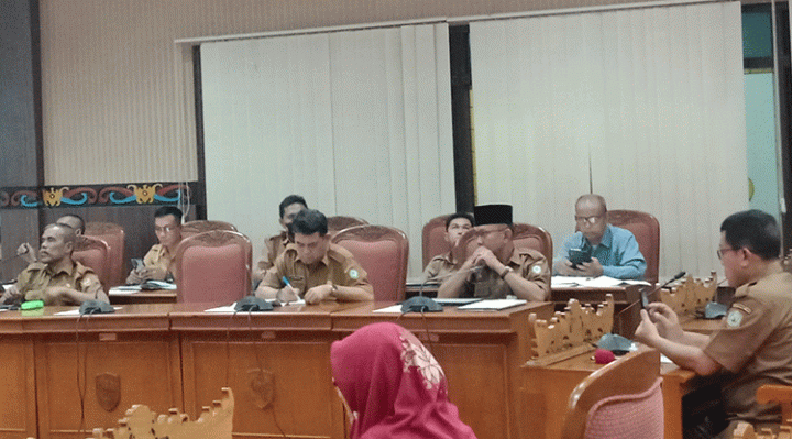 Suasana RDP Komisi III DPRD Kotim terkait zonasi PPDB, Selasa, 18 Juli 2023.