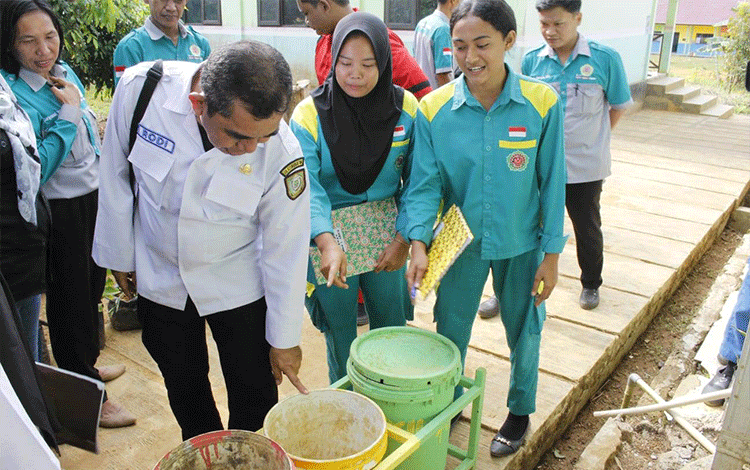 SMKN 1 Cempaga Hulu Menuju Sekolah Adiwiyata Tingkat Kabupaten Kotim