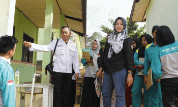 Tim Penilai Adiwiyata tingkat Kabupaten Kotim Laksanakan Verifikasi di SMKN 1 Cempaga Hulu, Rabu, 26 Juli 2023.