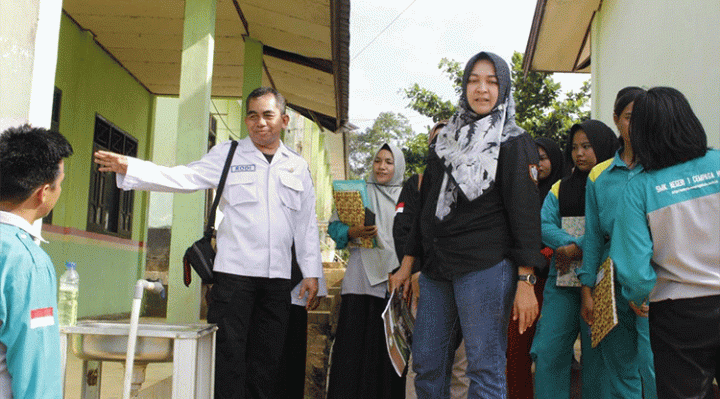 Tim Penilai Adiwiyata tingkat Kabupaten Kotim Laksanakan Verifikasi di SMKN 1 Cempaga Hulu, Rabu, 26 Juli 2023.