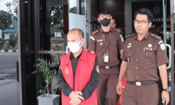Tim Penyidik menetapkan tersangka dugaan kasus Tipikor APD Covid 19 pada Pilkada Gubernur dan Wakil Gubernur Kalimantan Tengah Tahun 2020 di KPU Kabupaten Pulang Pisau.