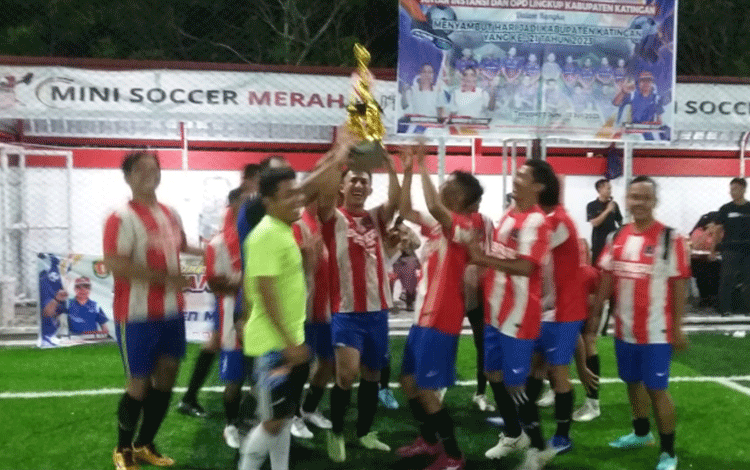 Kalahkan KPU Putra, Manggala Agni Juarai Turnamen Mini Soccer Antar Instansi di Katingan