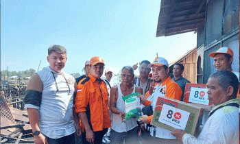 DPW PKS Kalteng dan DPD PKS Palangka Raya menyalurkan bantuan korban kebakaran di Flamboyan Bawah Palangka Raya.