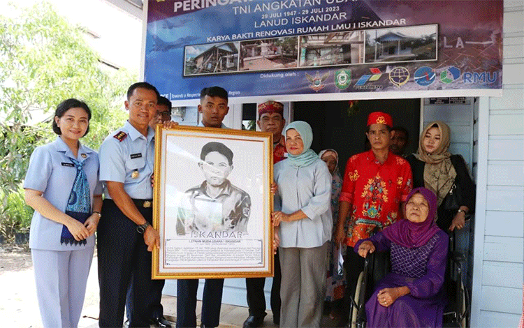 Lanud Iskandar Renovasi Rumah Pahlawan Kemerdekaan RI LMU I Iskandar di Kotim