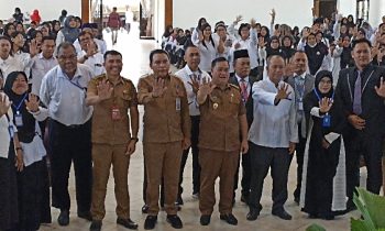 Foto bersama para peserta seminar IKM oleh MKKS Mentaya Hagatang di Gedung Serbaguna, Jalan HM Arsyad, Selasa 8 Agustus 2023.