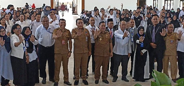 Foto bersama para peserta seminar IKM oleh MKKS Mentaya Hagatang di Gedung Serbaguna, Jalan HM Arsyad, Selasa 8 Agustus 2023.