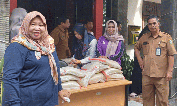 Gerakan pangan murah di halaman kantor Dinas Ketahanan Pangan Kotawaringin Timur, Selasa, 22 Agustus 2023.