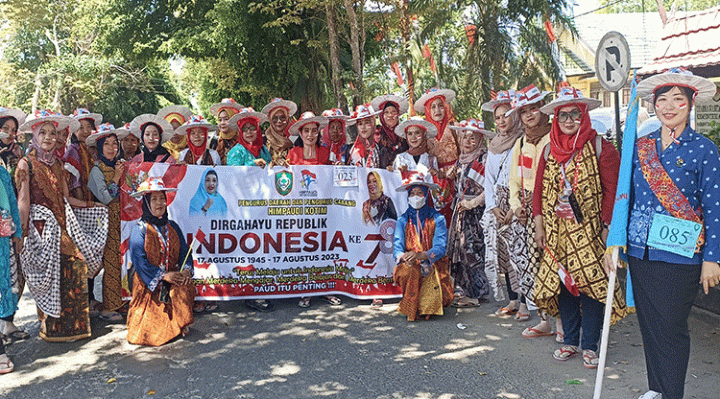 Himpaudi Kotim mengikuti Pawai Pembangunan HUT Kemerdekaan, Sabtu, 19 Agustus 2023.