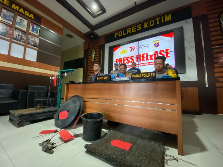 Polres Kotim Tangkap Pengepul Zircon Hasil Illegal Mining