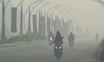 Kabut asap di Terowongan Nur Mentaya Sampit pada pagi hari.