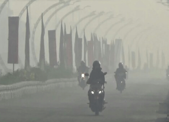 Kabut asap di Terowongan Nur Mentaya Sampit pada pagi hari.