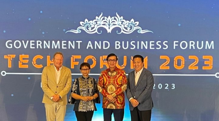 Menteri Hukum dan Hak Asasi Manusia, Yasonna H. Laoly (barik merah) saat menghadiri Government and Business Forum di Bali, Kamis 10 Agustus 2023.