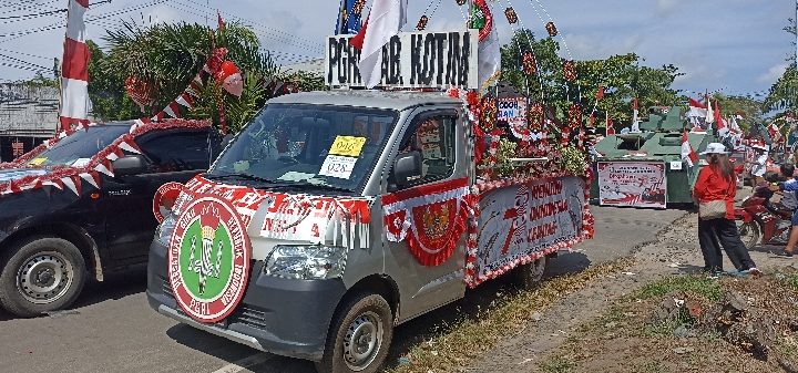 Mobil PGRI Kotim meramaikan Pawai Pembangunan HUT Kemerdekaan, Sabtu 19 Agustus 2023.